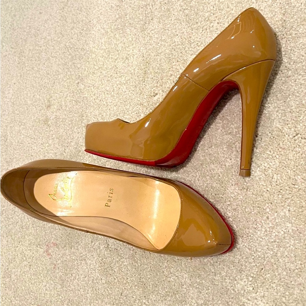 Christian louboutin shoes, like new just worn couple time.